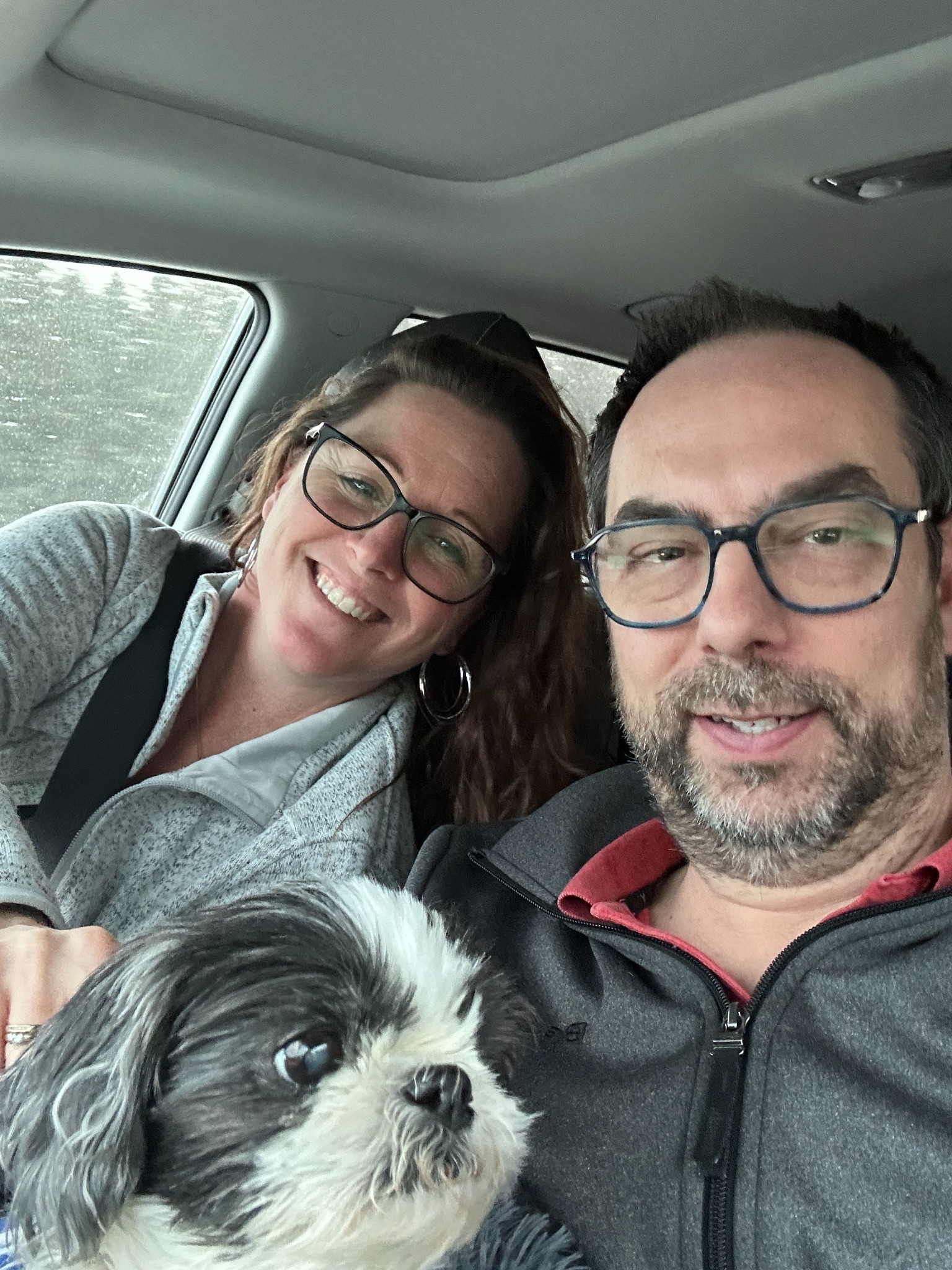 Moment en famille avec un chien